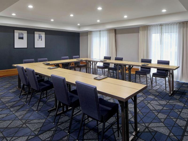 Courtyard By Marriott - Brighton image