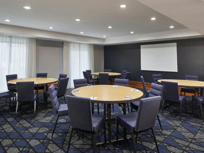 Courtyard By Marriott - Brighton image