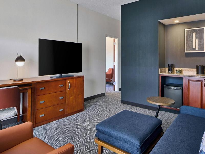 Courtyard By Marriott - Brighton image