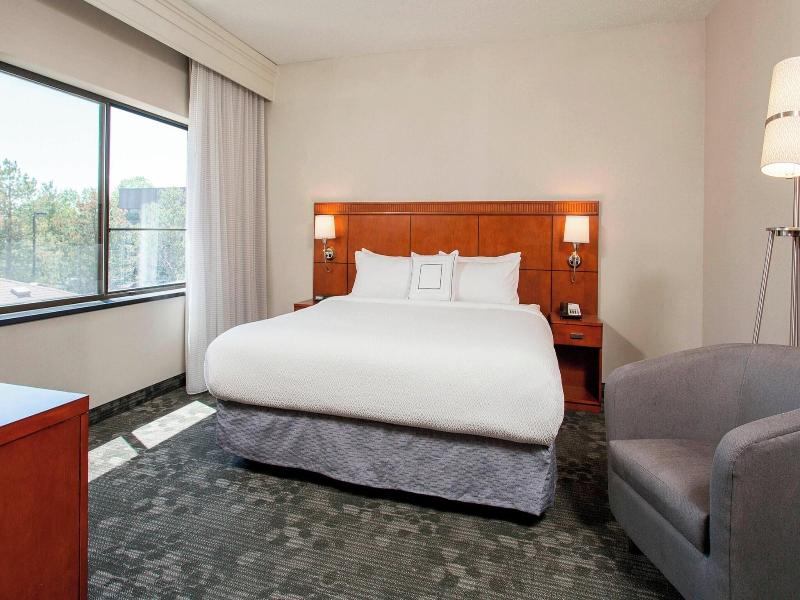 Courtyard By Marriott - Brighton image
