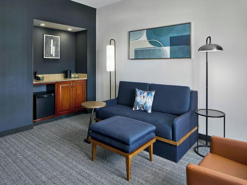 Courtyard By Marriott - Brighton image