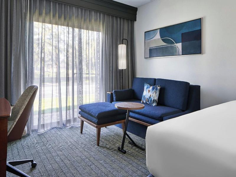 Courtyard By Marriott - Brighton image