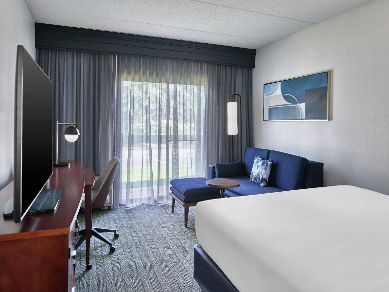 Courtyard By Marriott - Brighton image