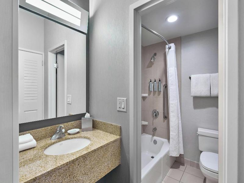 Courtyard By Marriott - Brighton image