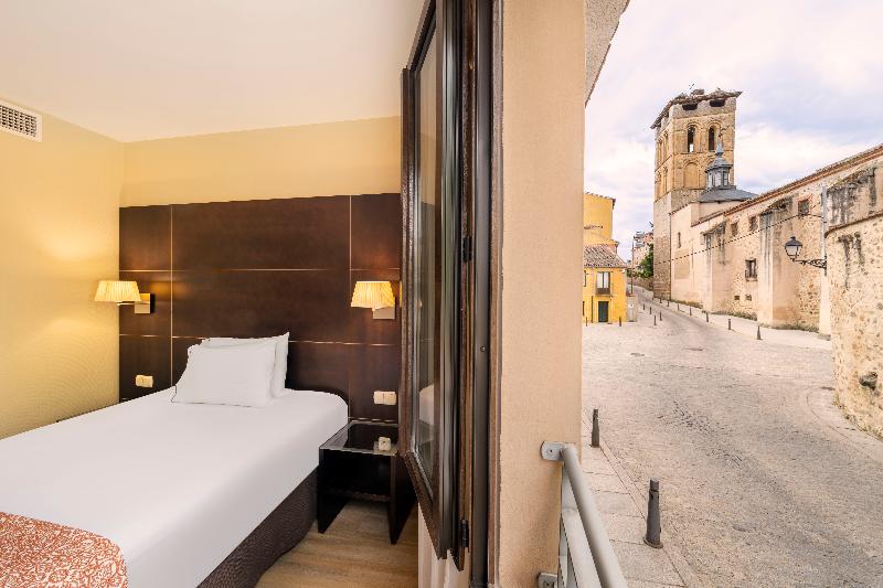 Eurostars Plaza Acueducto image