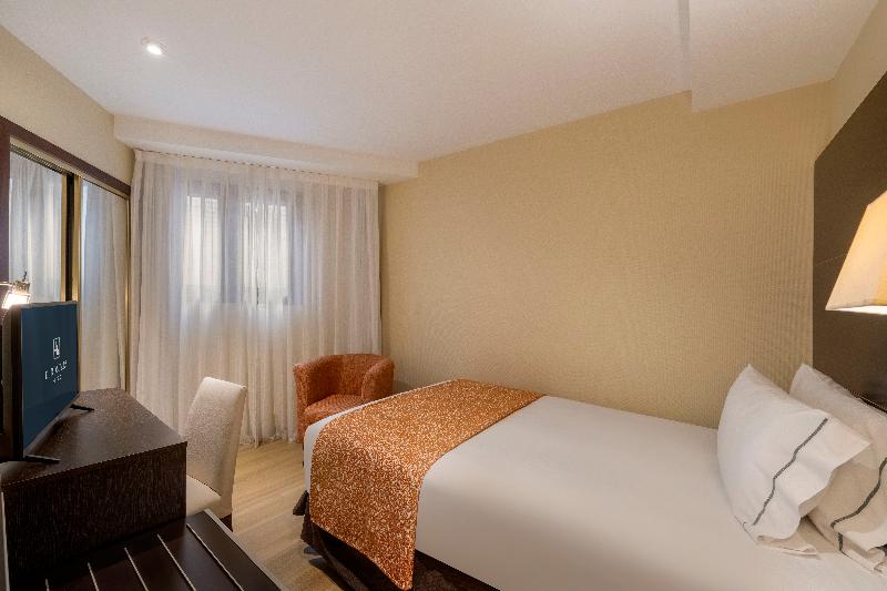 Eurostars Plaza Acueducto image