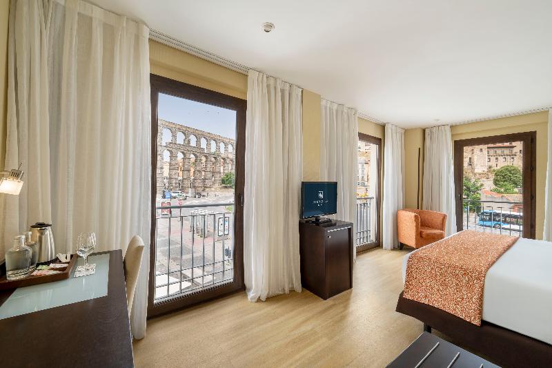 Eurostars Plaza Acueducto image