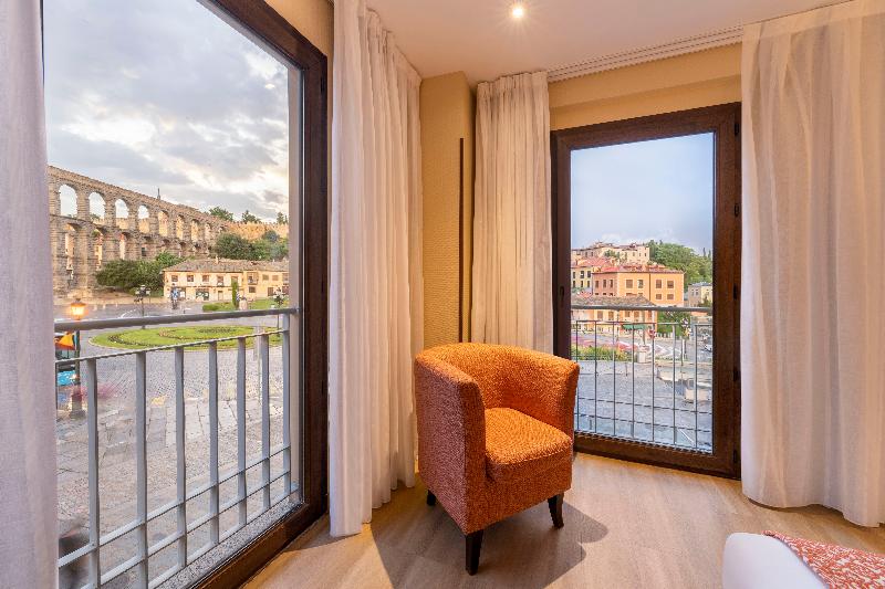 Eurostars Plaza Acueducto image