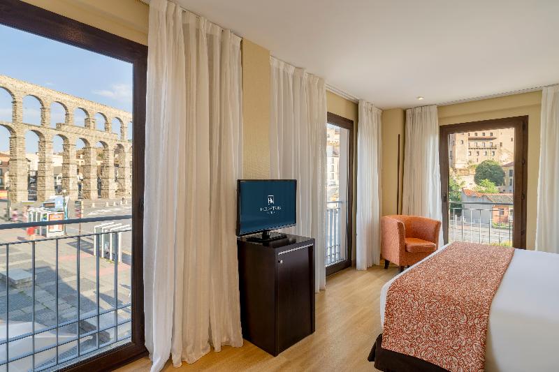Eurostars Plaza Acueducto image