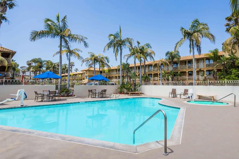 Mission Plaza Hotel & Suites by Sea World