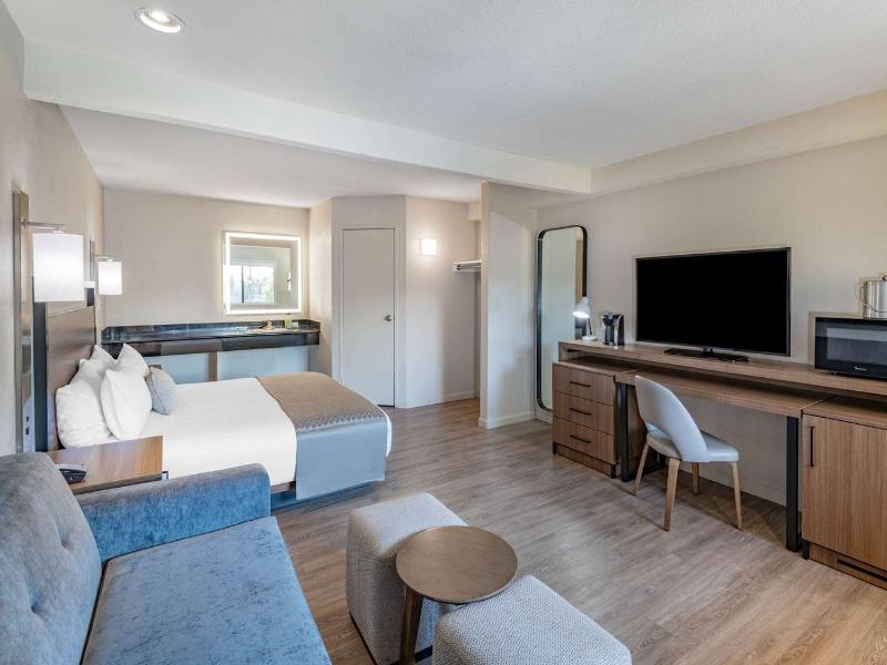 Wyndham Garden San Diego near SeaWorld image