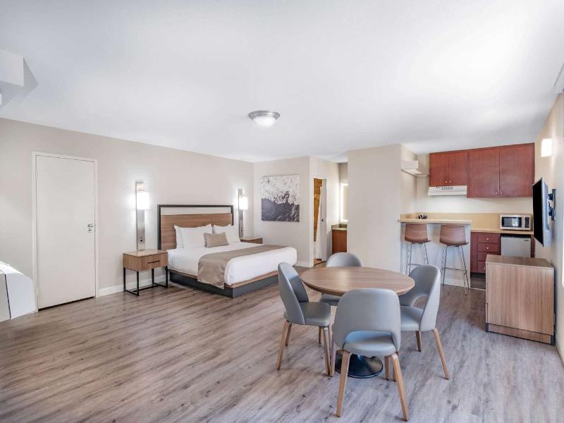 Wyndham Garden San Diego near SeaWorld image