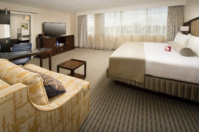 Skybridge Seattle Airport Hotel — photo 32