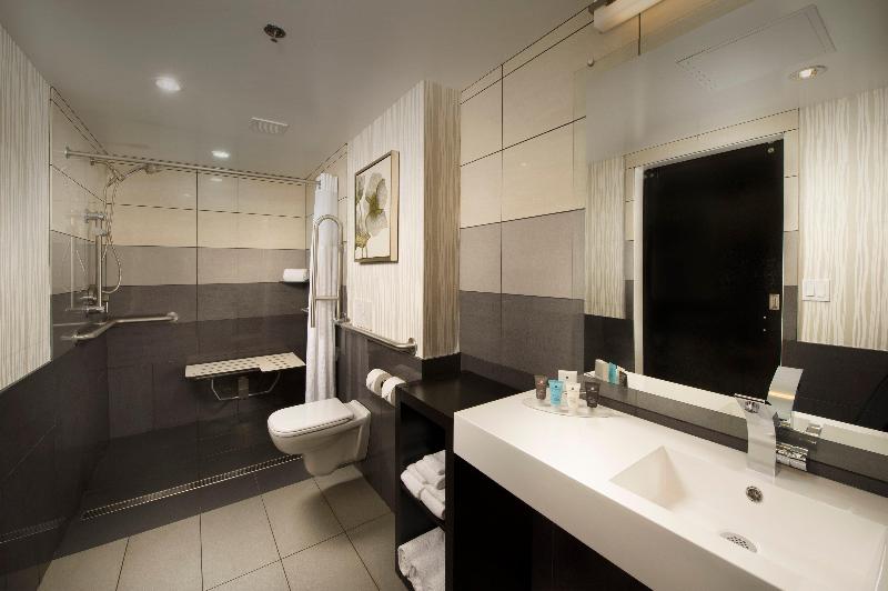 Skybridge Seattle Airport Hotel — photo 39