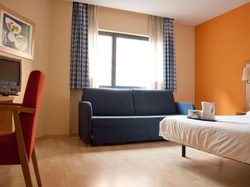 Travelodge Barcelona Fira image