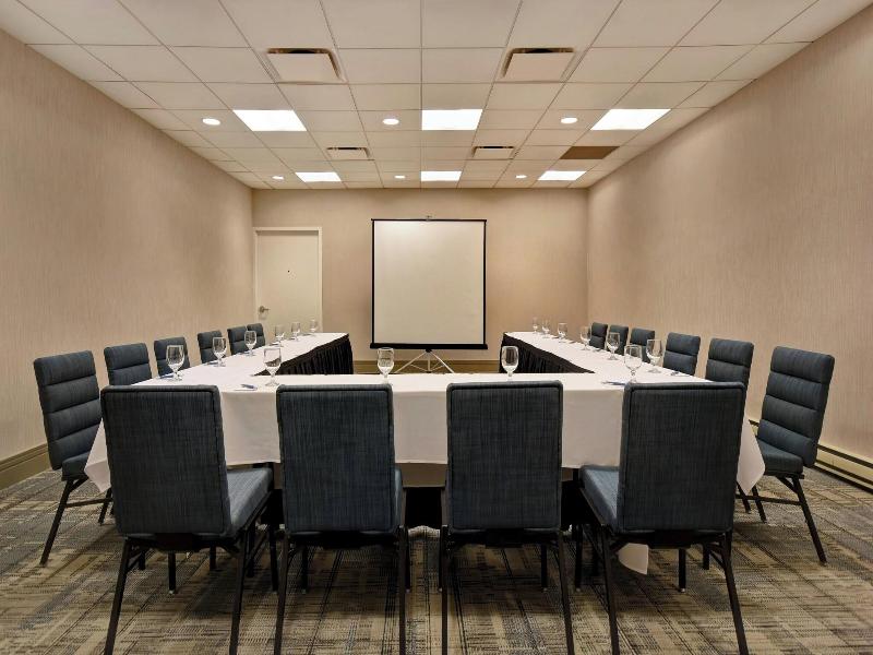 Four Points By Sheraton Boston Newton image