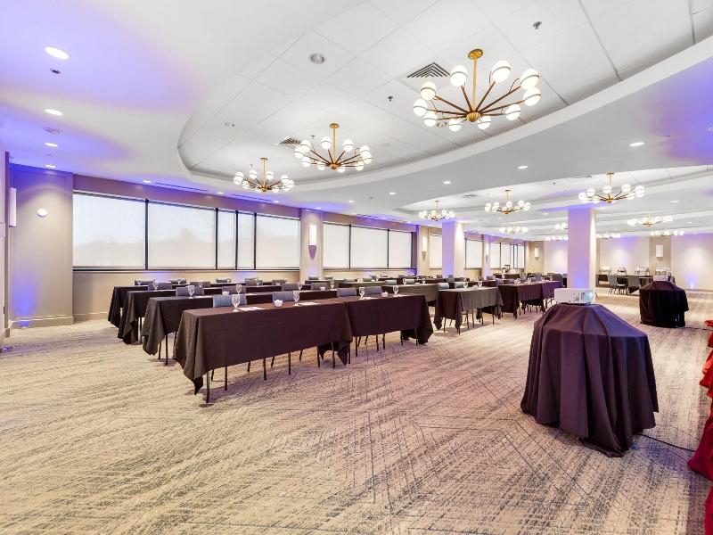 Four Points By Sheraton Boston Newton image