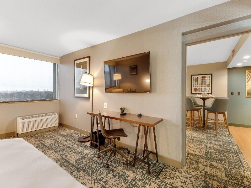 Four Points By Sheraton Boston Newton image