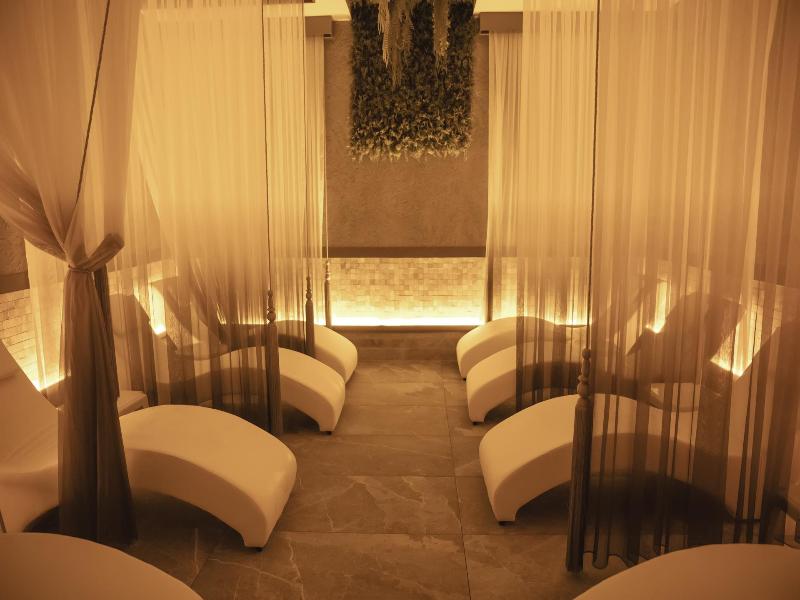 Crystal Centro Pearl Collection image