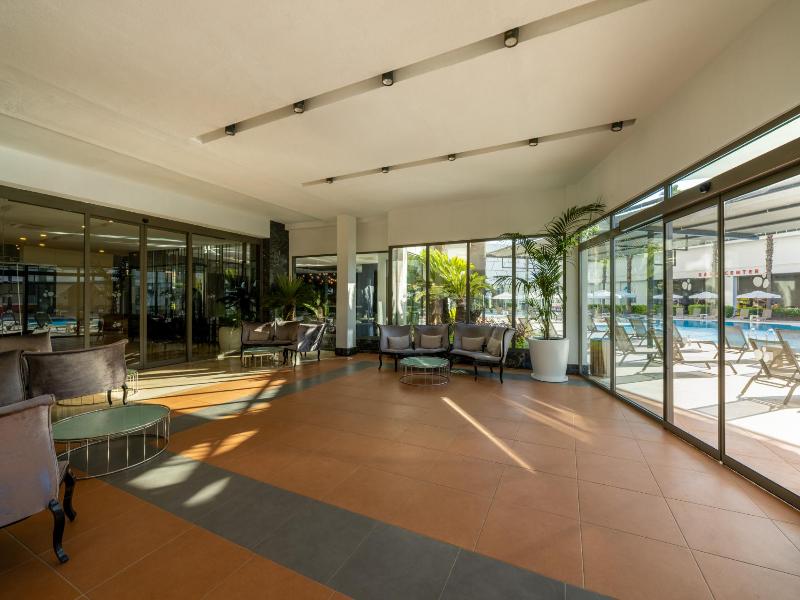Crystal Centro Pearl Collection image