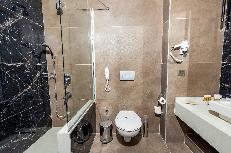 Crystal Centro Pearl Collection image