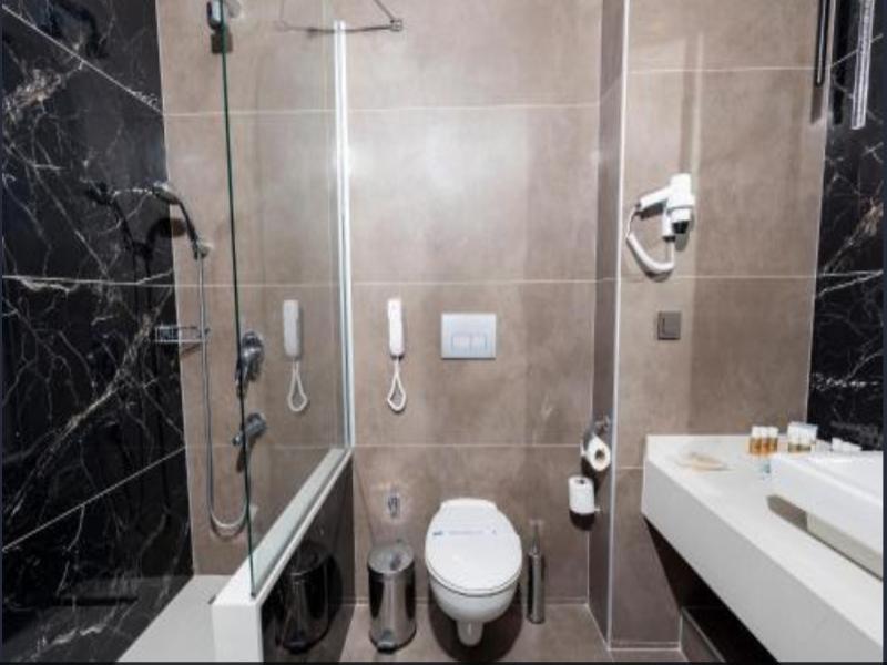 Crystal Centro Pearl Collection image