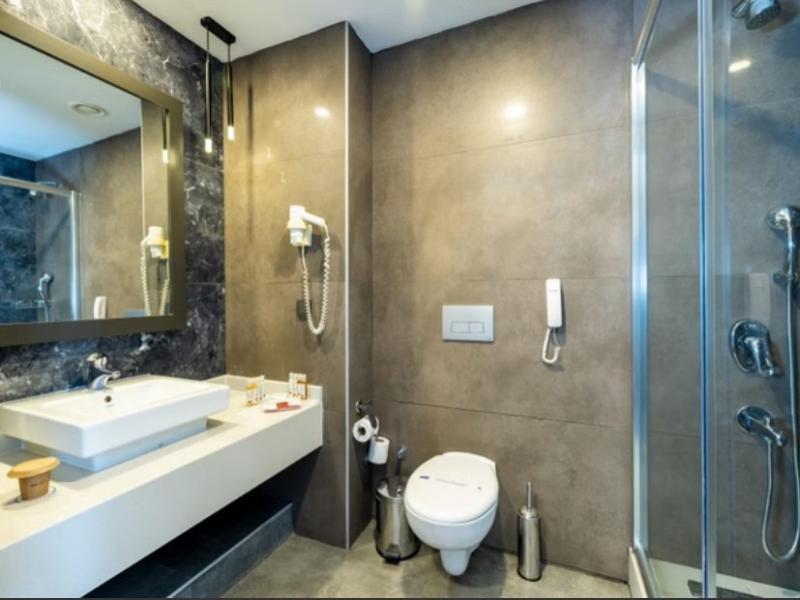 Crystal Centro Pearl Collection image