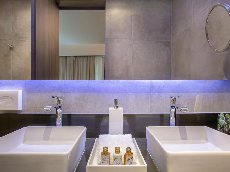 SUITE STANDARD — photo 13