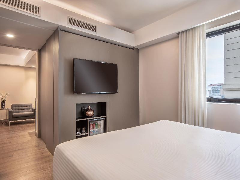 SUITE STANDARD — photo 11