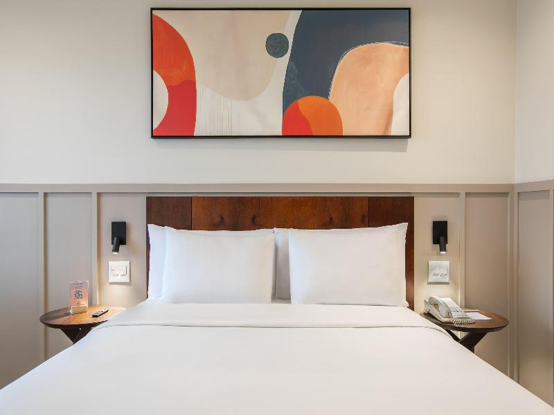 DOUBLE SUPERIOR QUEEN BED