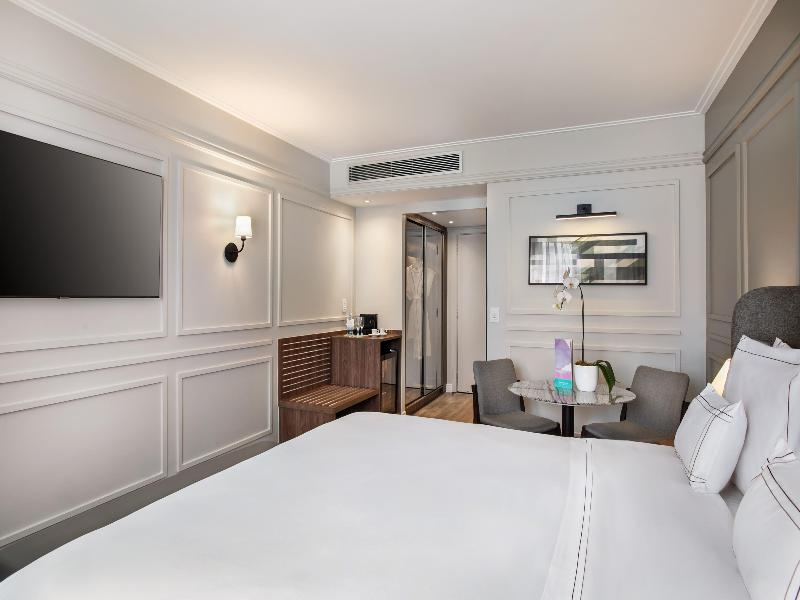 DOUBLE QUEEN SIZE BED