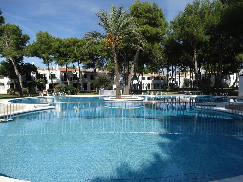 Las Brisas Apartments