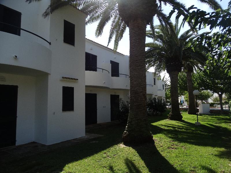 Las Brisas Apartments