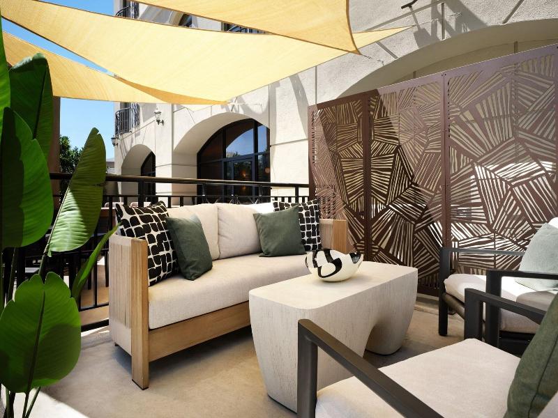 Burton House, Beverly Hills, A Tribute Portfolio image