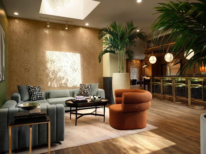 Burton House, Beverly Hills, A Tribute Portfolio image