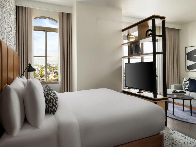 Burton House, Beverly Hills, A Tribute Portfolio image