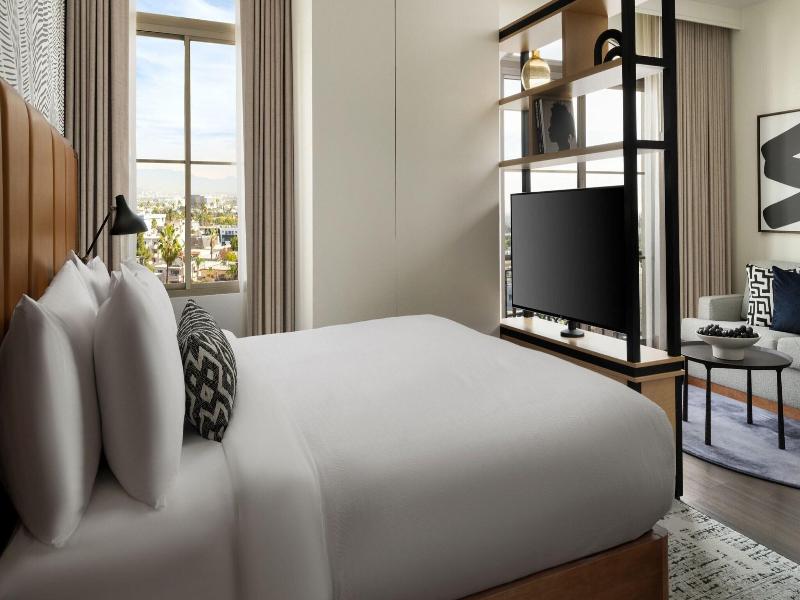 Burton House, Beverly Hills, A Tribute Portfolio image