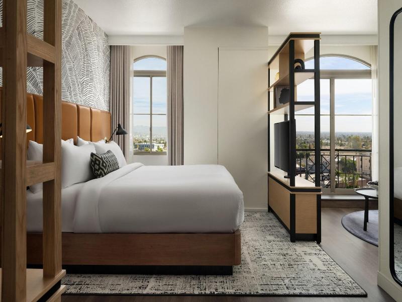 Burton House, Beverly Hills, A Tribute Portfolio image
