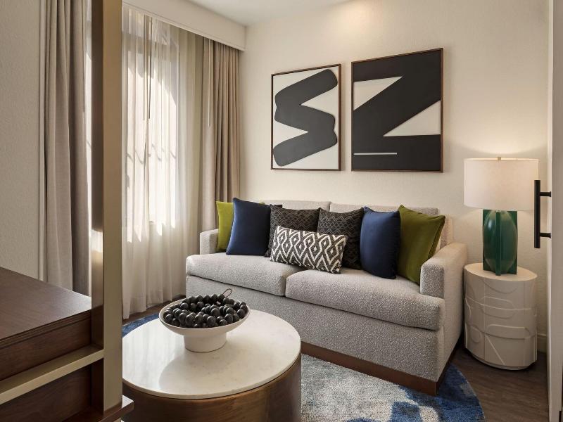 Burton House, Beverly Hills, A Tribute Portfolio image