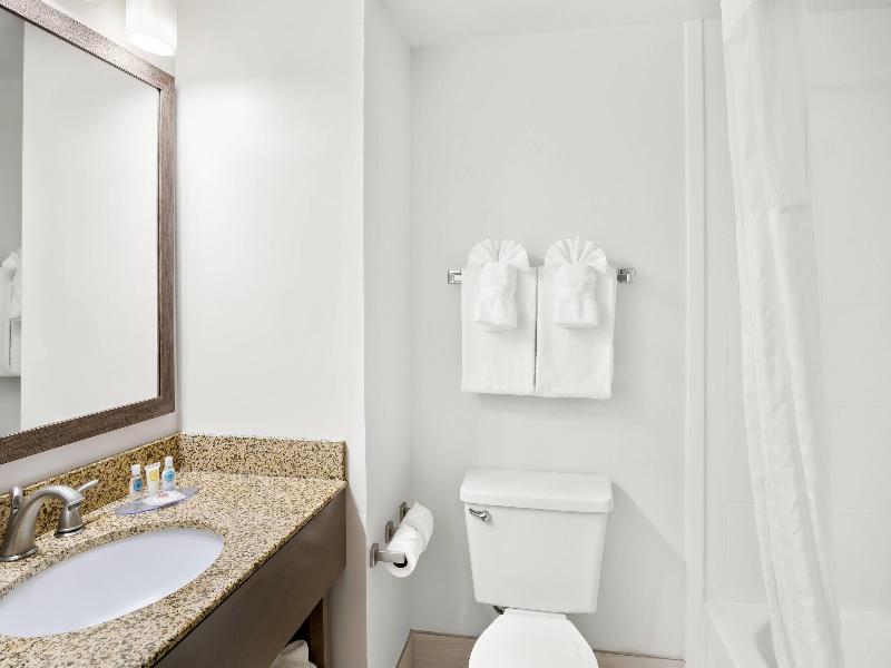Comfort Inn Gold Coast Beach Area image