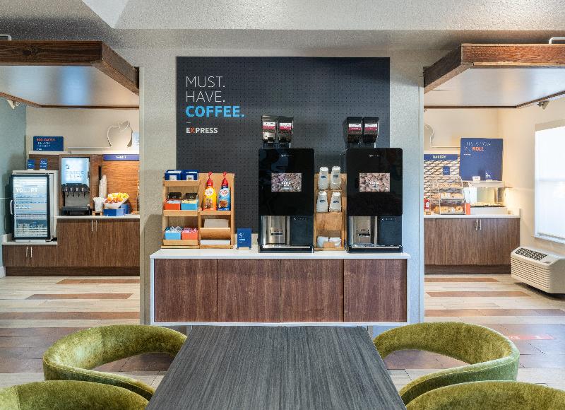 Holiday Inn Express Orlando Airport image