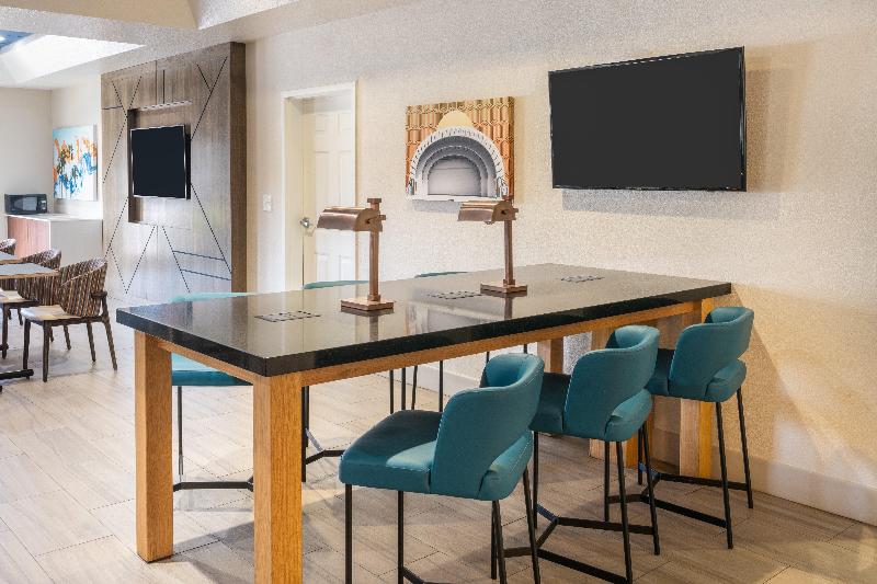 Holiday Inn Express Orlando Airport image