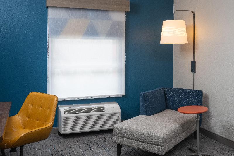 Holiday Inn Express Orlando Airport image