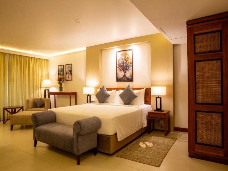 Pegasus Reef - A Beach Resort in Colombo image