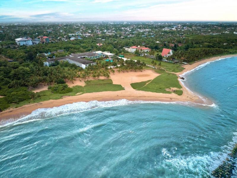 Pegasus Reef - A Beach Resort in Colombo image