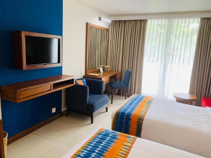 Pegasus Reef - A Beach Resort in Colombo image