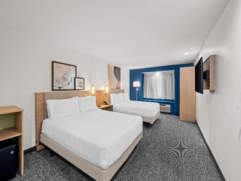 Spark by Hilton Sterling Dulles Airport image