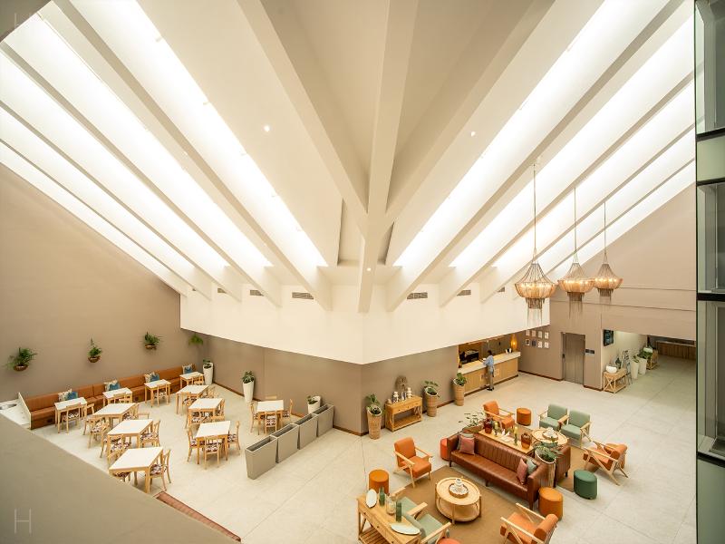 Lagoon Beach Hotel image