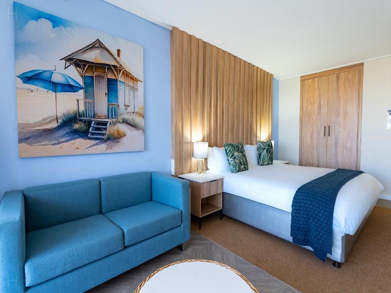 Lagoon Beach Hotel image