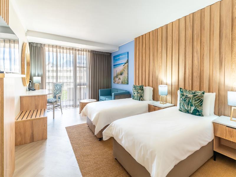 Lagoon Beach Hotel image